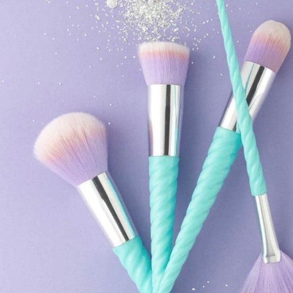 Accesorios de Maquillaje: Precisión y Acabado Pro 🖌️💖